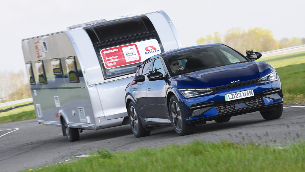 Towing with an electric car